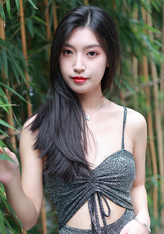 Date the member of your dreams: Asian dating partner Wenxin from Wuhan